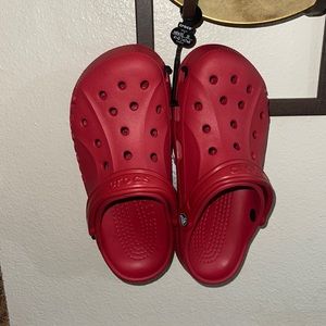 NEW RED CROCS mens size 8 womans size 10